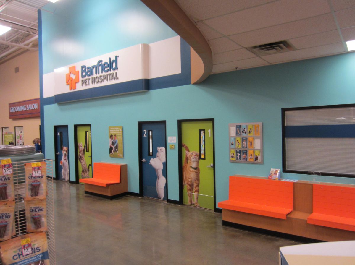 The Banfield Pet Hospital: Marietta lobby