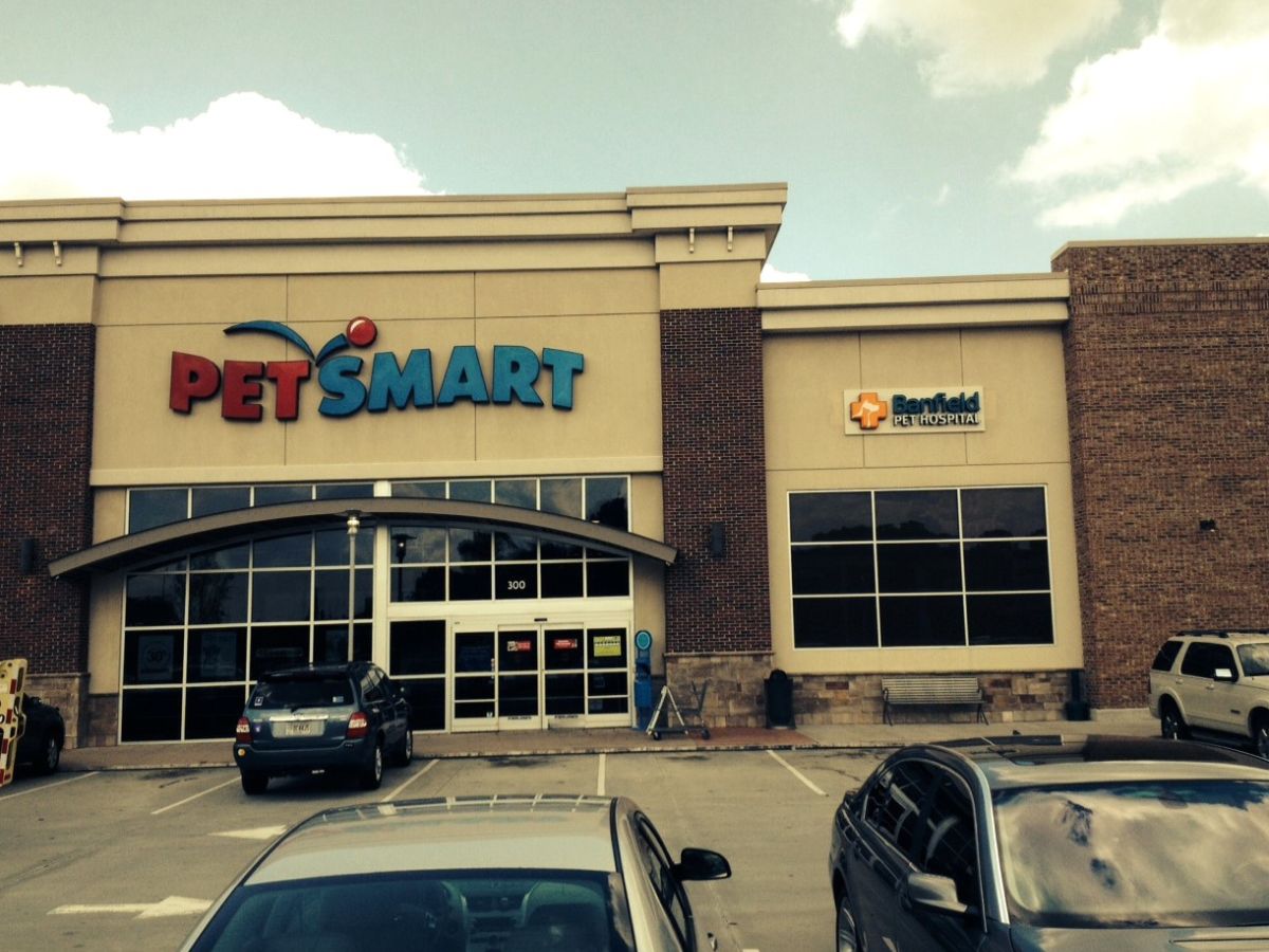 The Banfield Pet Hospital: Castlegate Building exterior