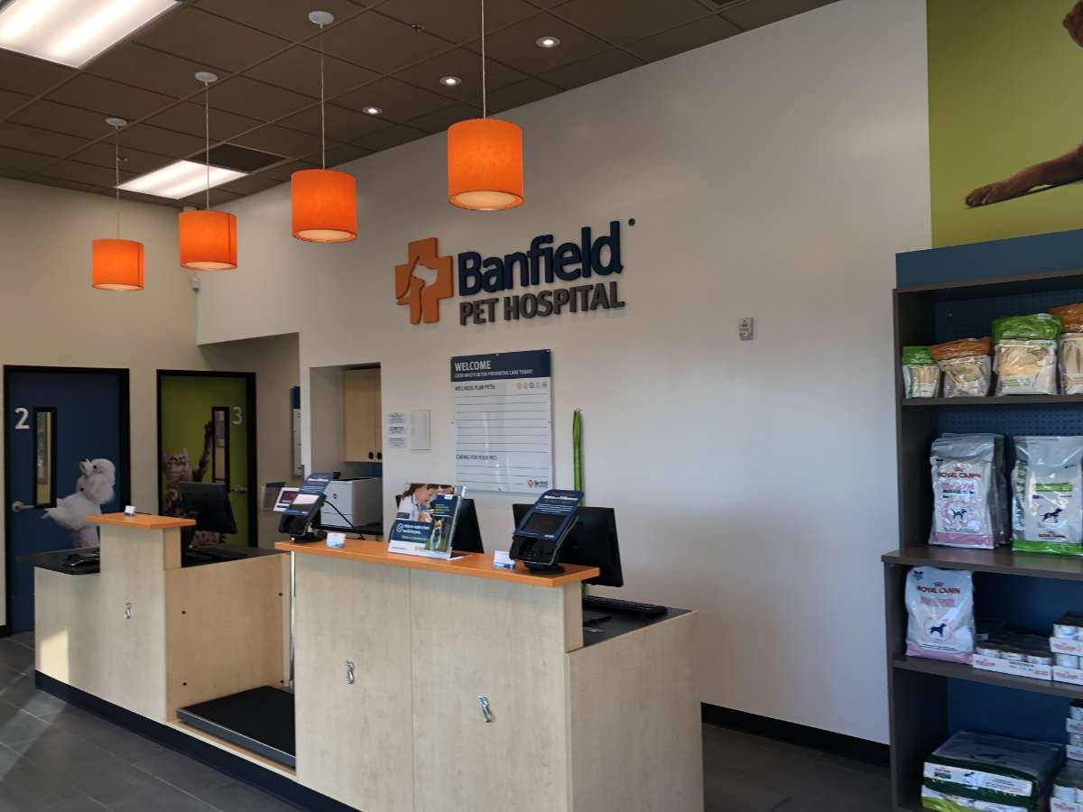 The Charlotte Rea Farms Banfield front desk