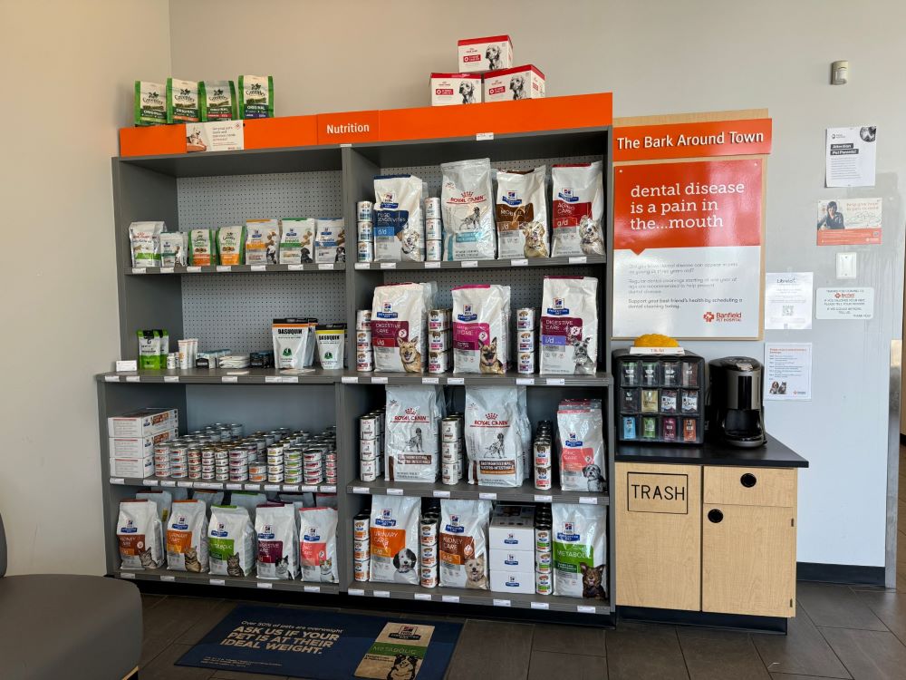 Supply shelves and food at the Banfield - Chicago South Loop hospital