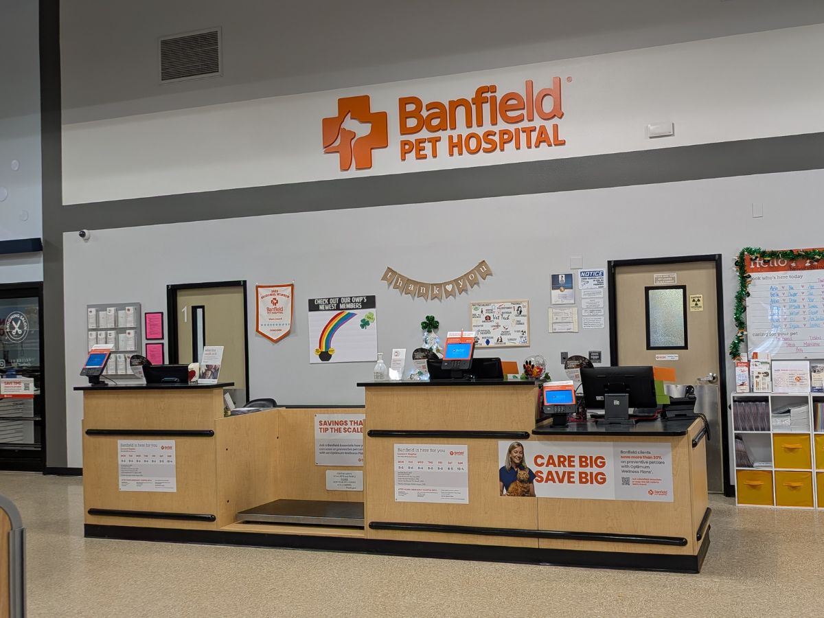 Front desk at Banfield Pet Hospital - Concord