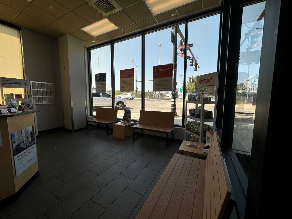 Lobby of Banfield Pet Hospital - Chicago South Loop