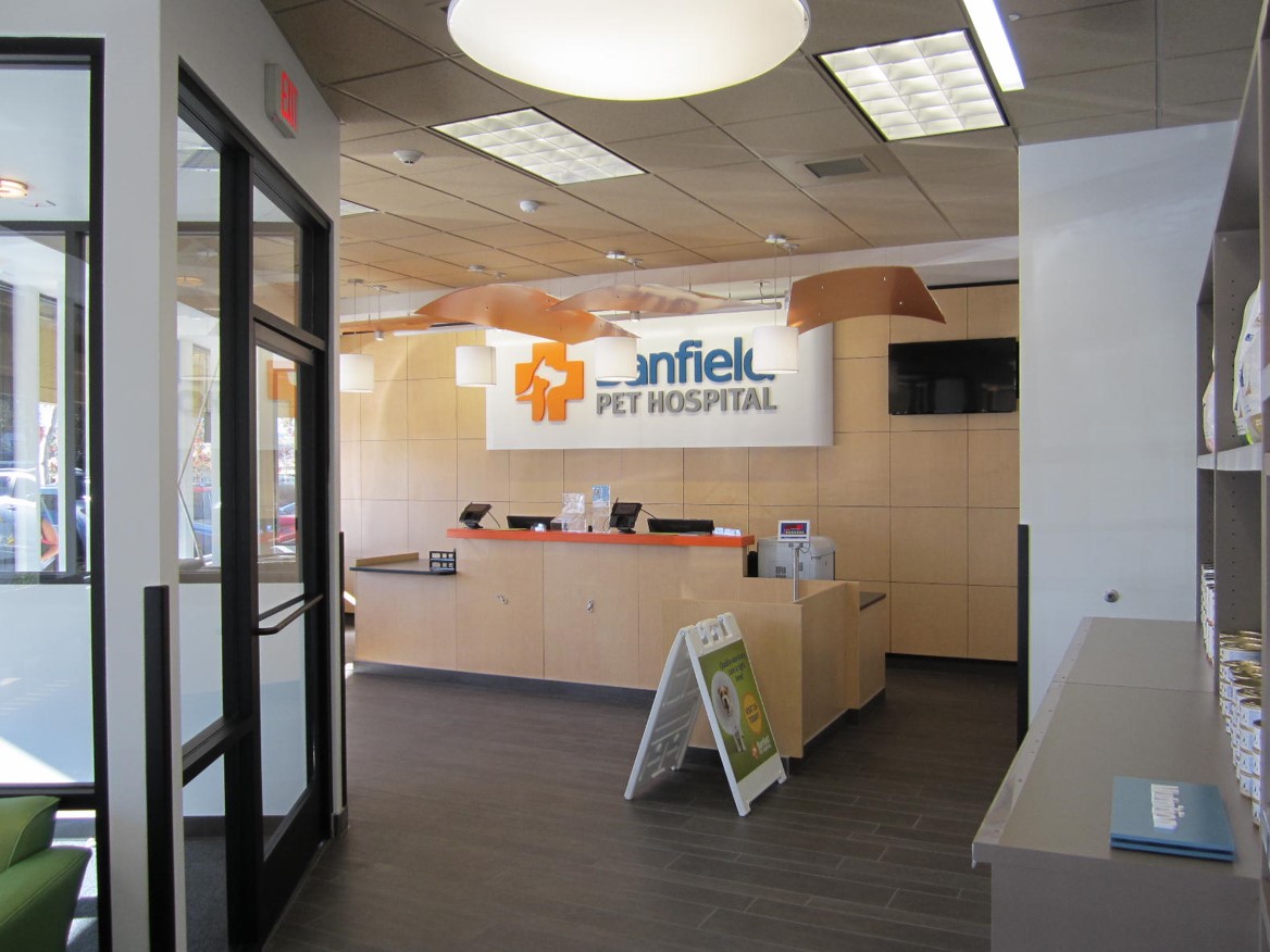 Banfield Pet Hospital: Poway front desk