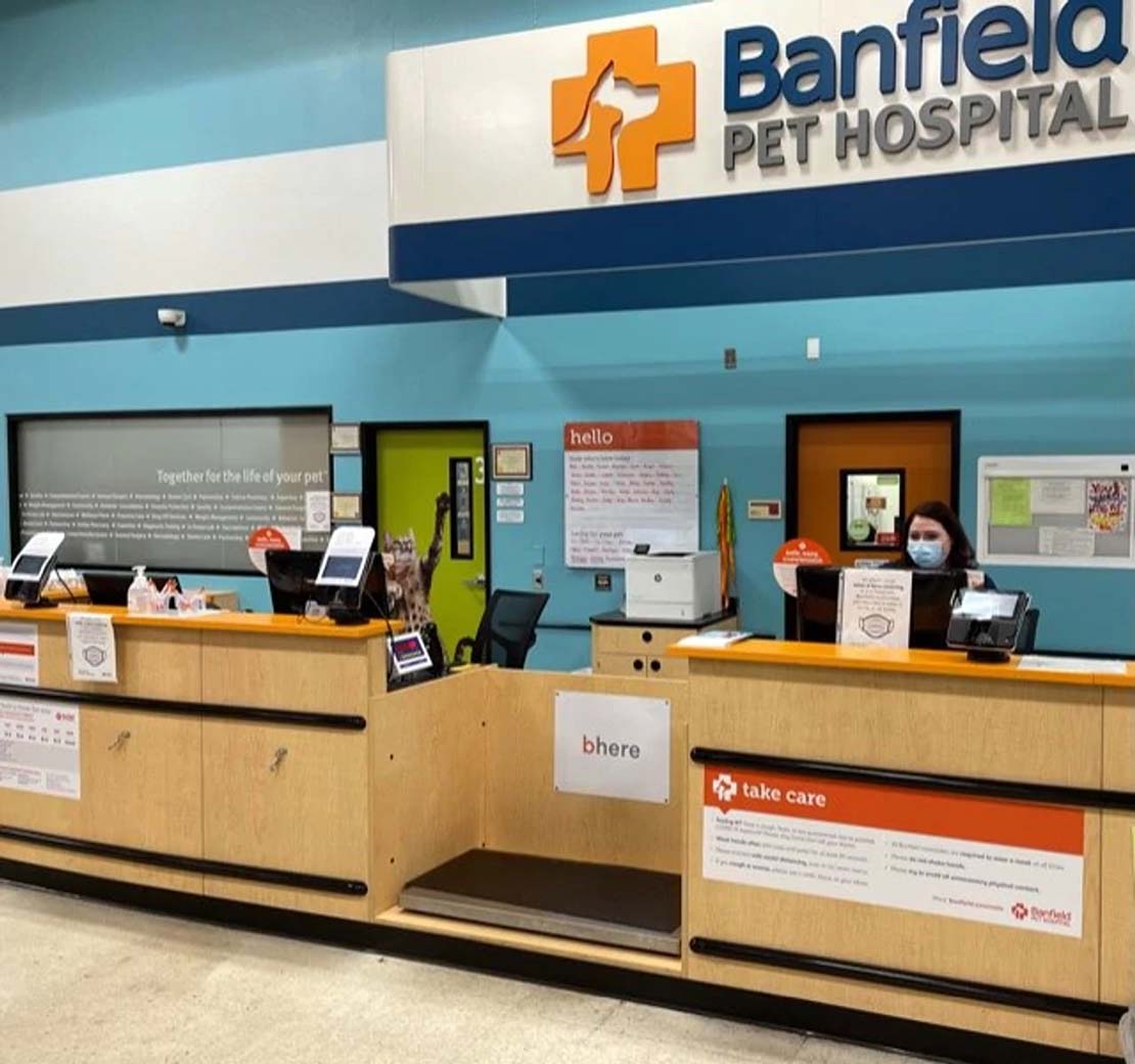 The front desk at the Banfield Pet Hospital
