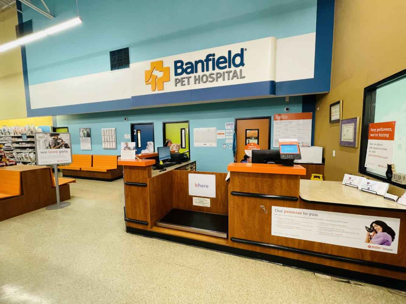 The Covington lobby and front desk